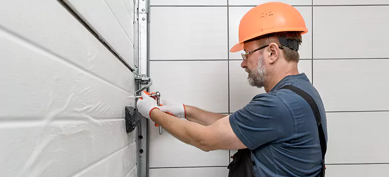 Garage Door Repair in Palmetto Bay